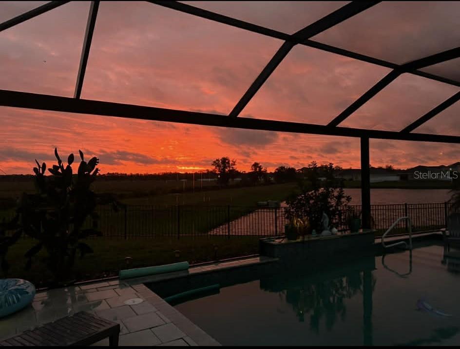 Listing photo id 8 for 15531 Trinity Fall Way