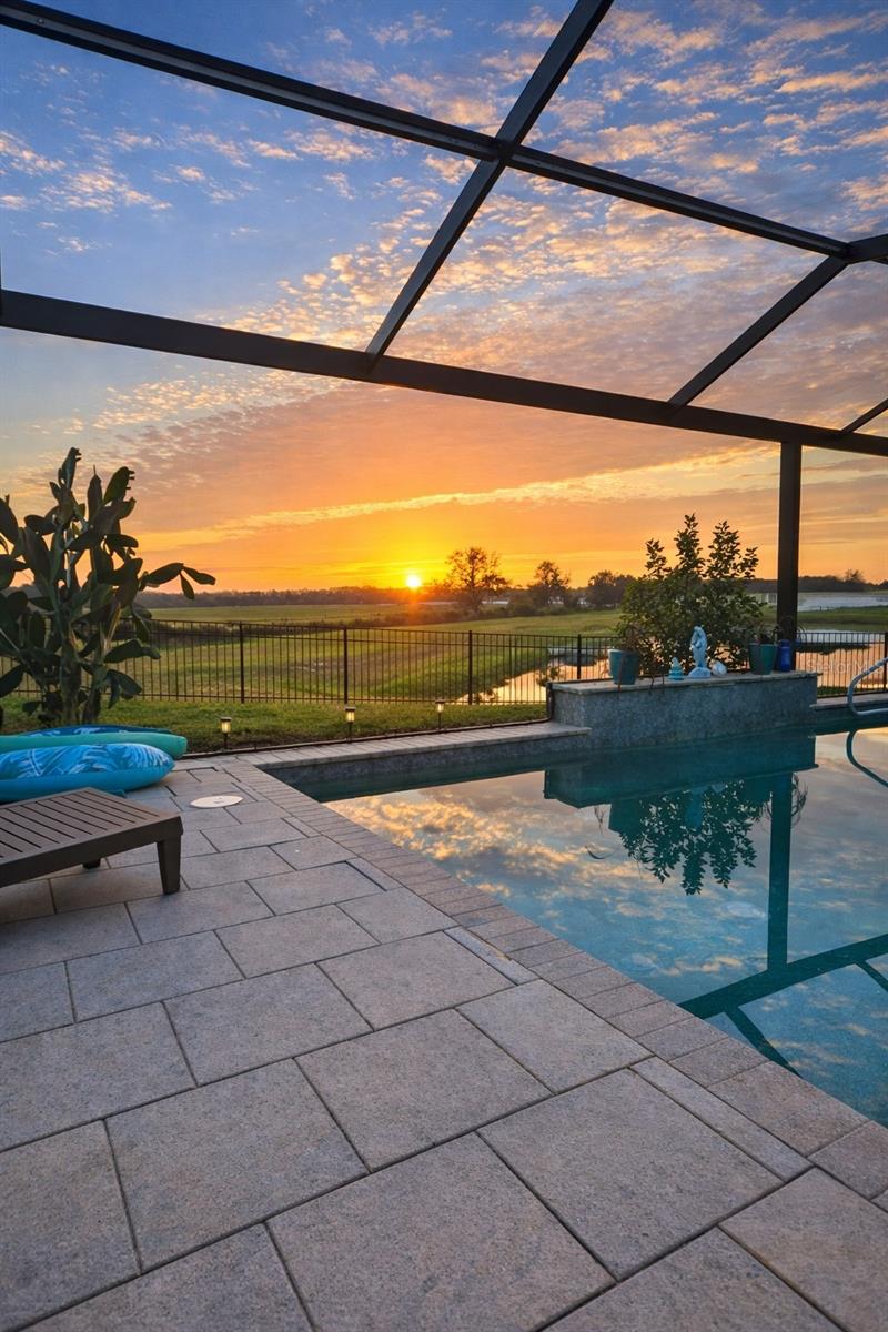 Listing photo id 5 for 15531 Trinity Fall Way