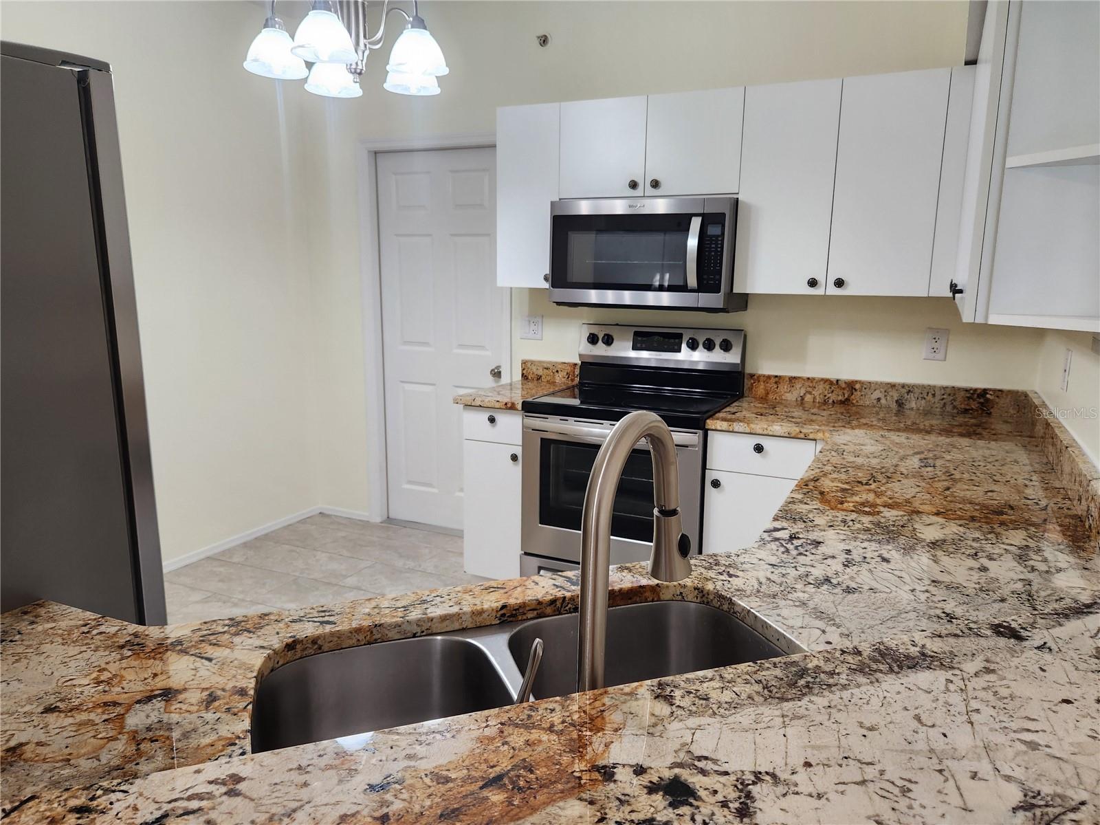 Image 8 of 36 For 6330 Green Oak Circle 6330