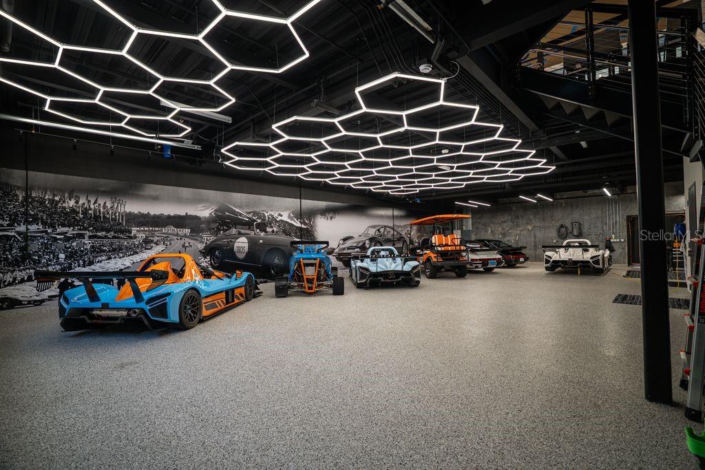 Image 16 of 18 For 7045 Tamiami Trail 205