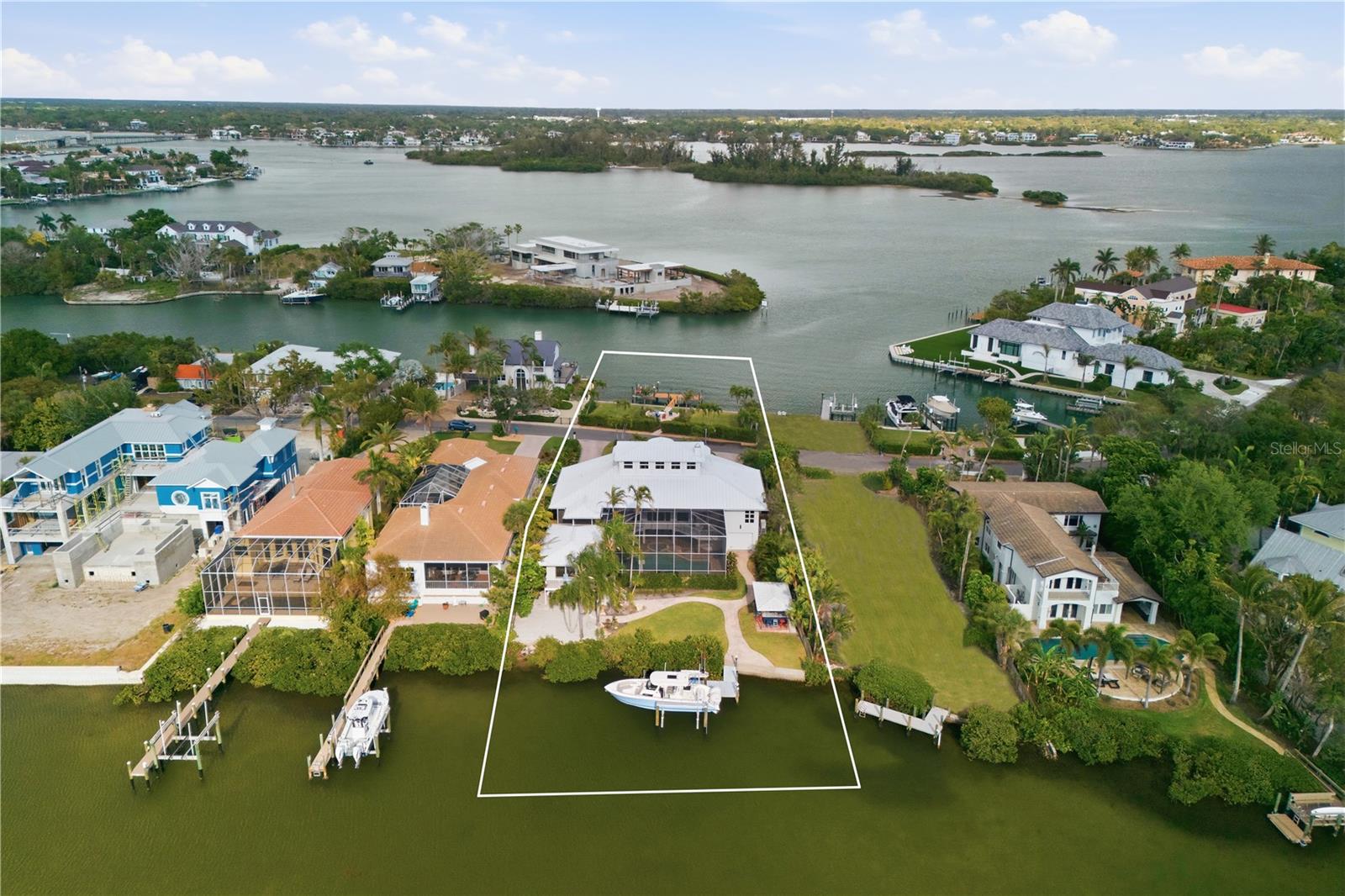 Listing photo id 10 for 4034 Roberts Point Road