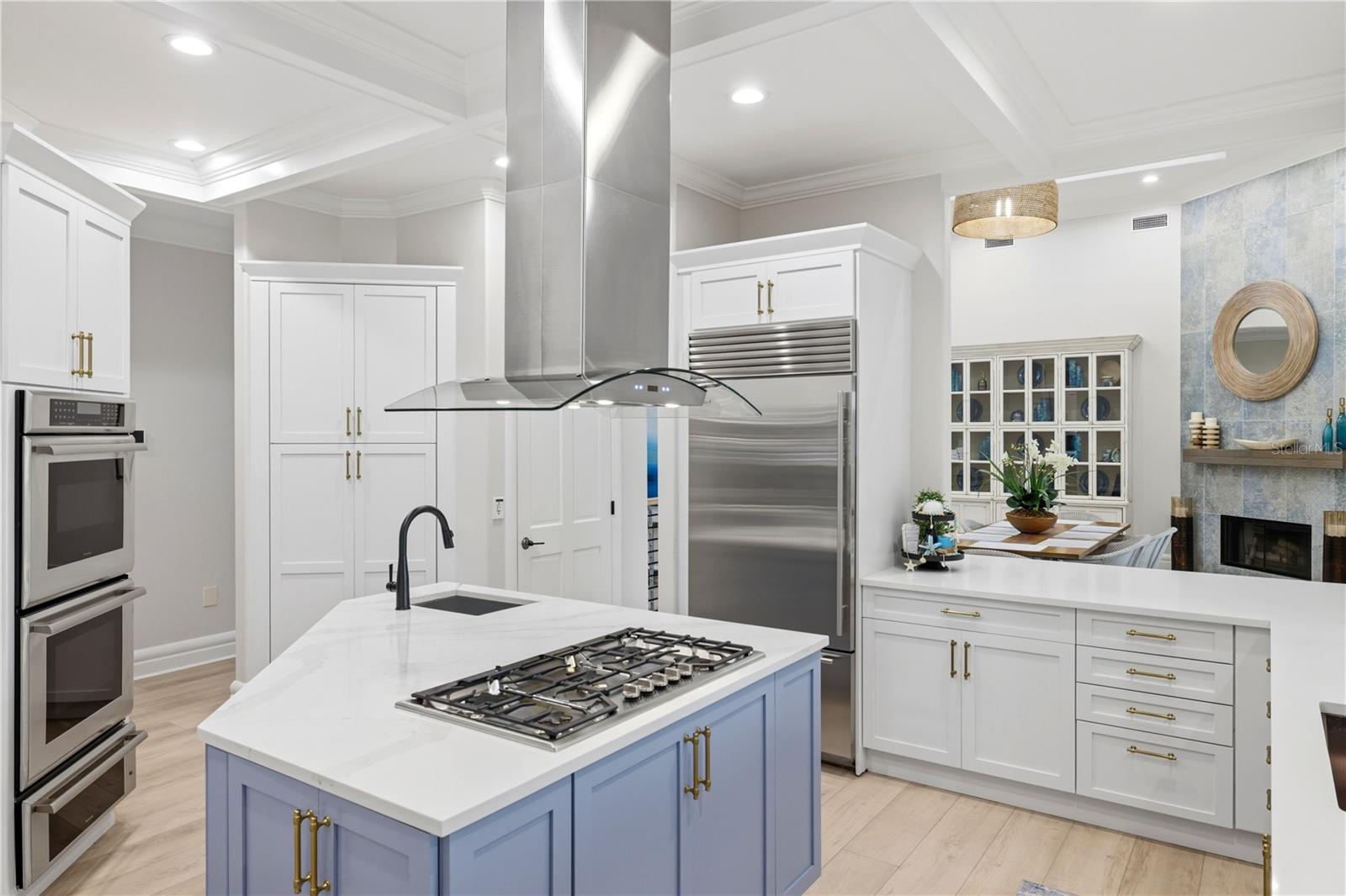 Listing photo id 44 for 4034 Roberts Point Road