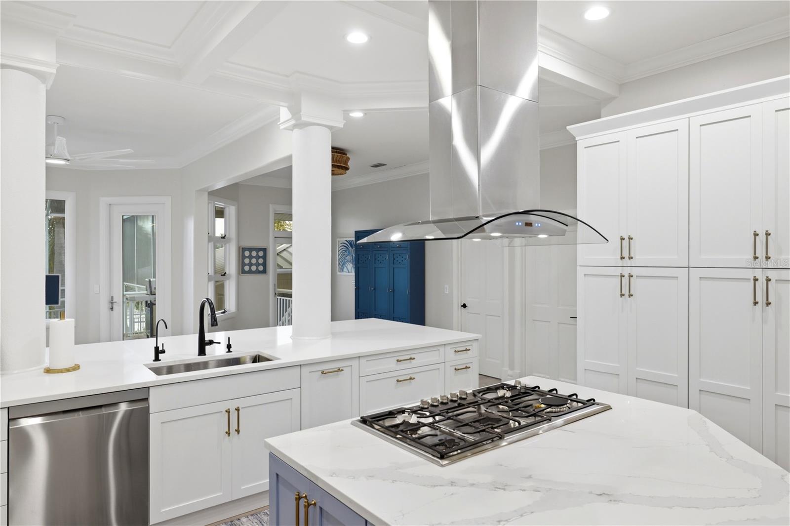 Listing photo id 47 for 4034 Roberts Point Road