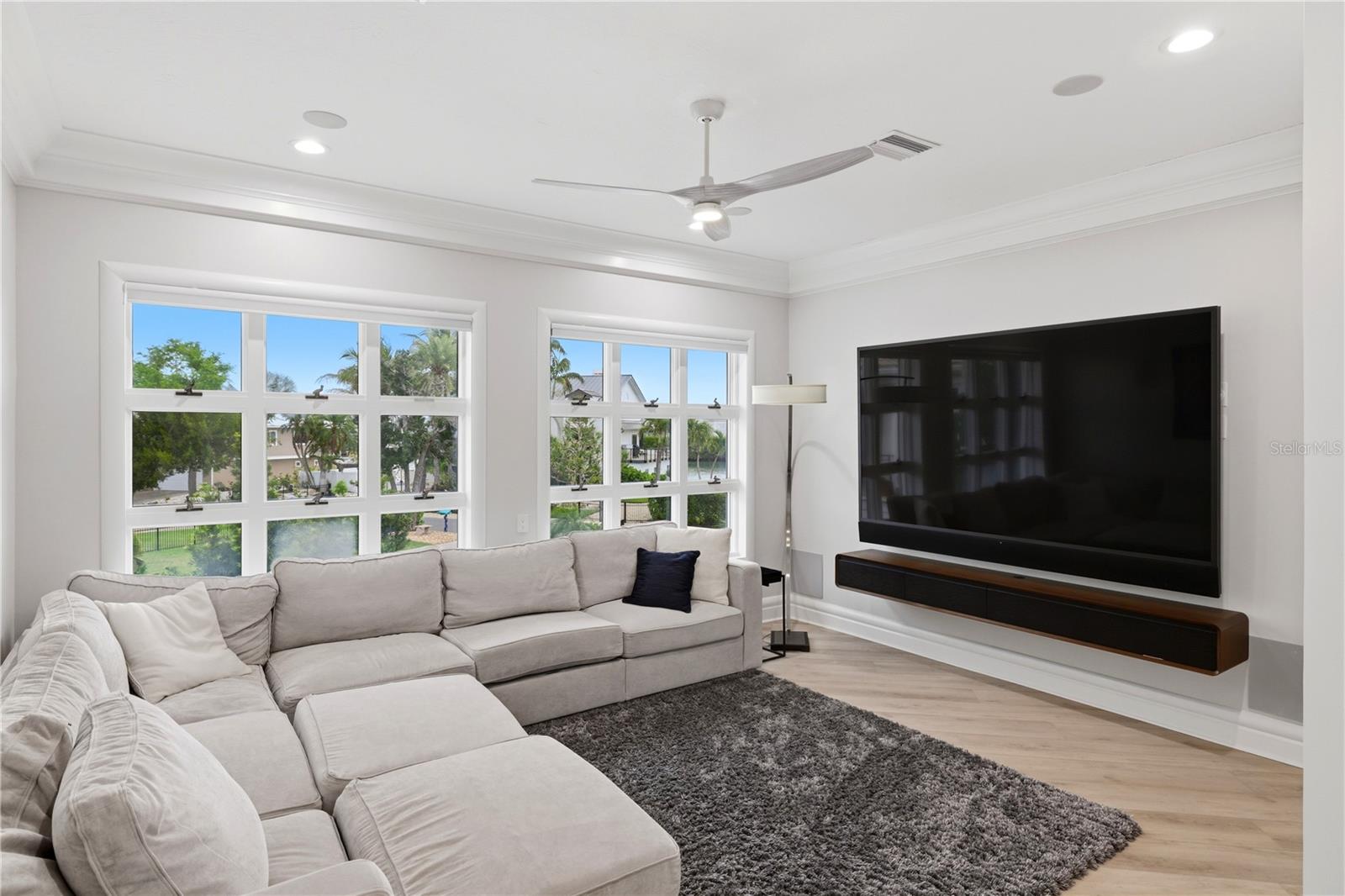 Listing photo id 49 for 4034 Roberts Point Road