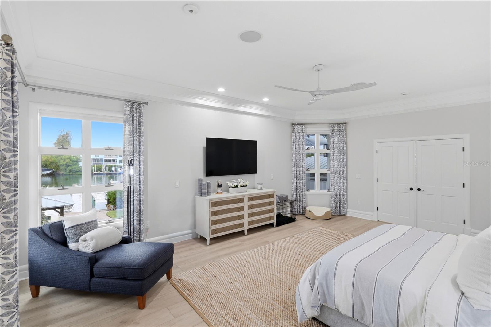 Listing photo id 53 for 4034 Roberts Point Road