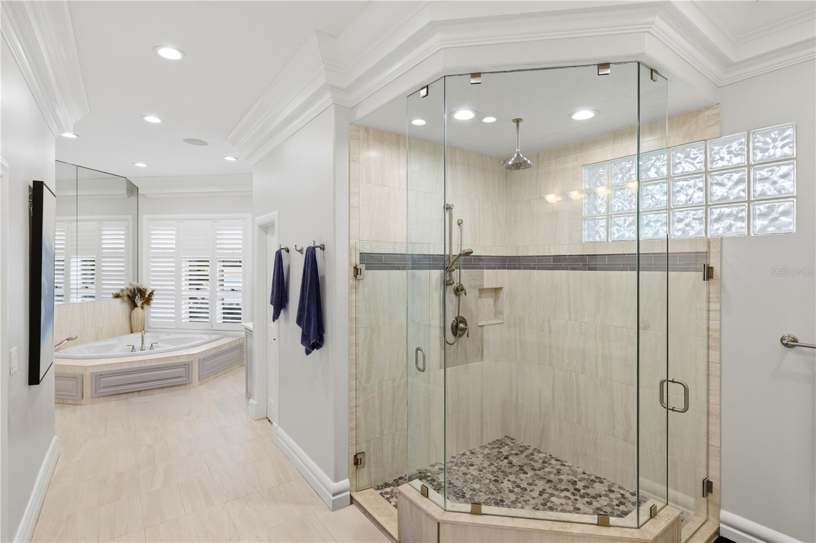 Listing photo id 55 for 4034 Roberts Point Road