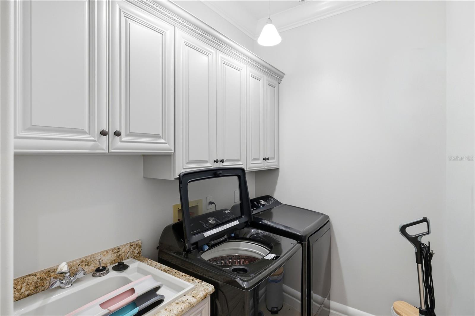 Listing photo id 65 for 4034 Roberts Point Road