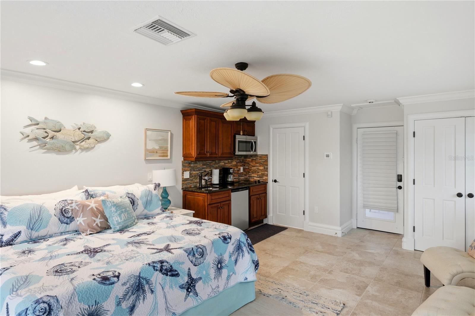 Listing photo id 79 for 4034 Roberts Point Road