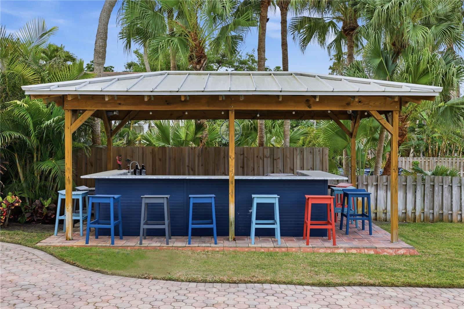 Listing photo id 84 for 4034 Roberts Point Road