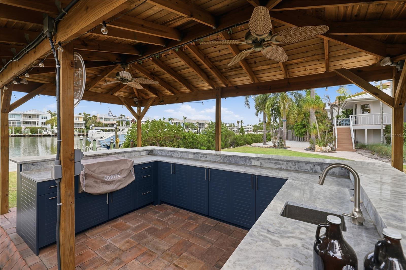 Listing photo id 85 for 4034 Roberts Point Road