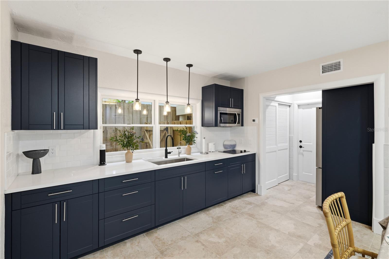 Listing photo id 91 for 4034 Roberts Point Road