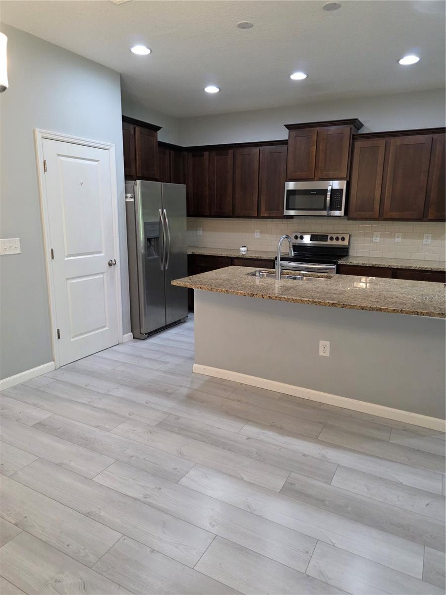 Image 31 of 40 For 2431 Midnight Pearl Drive