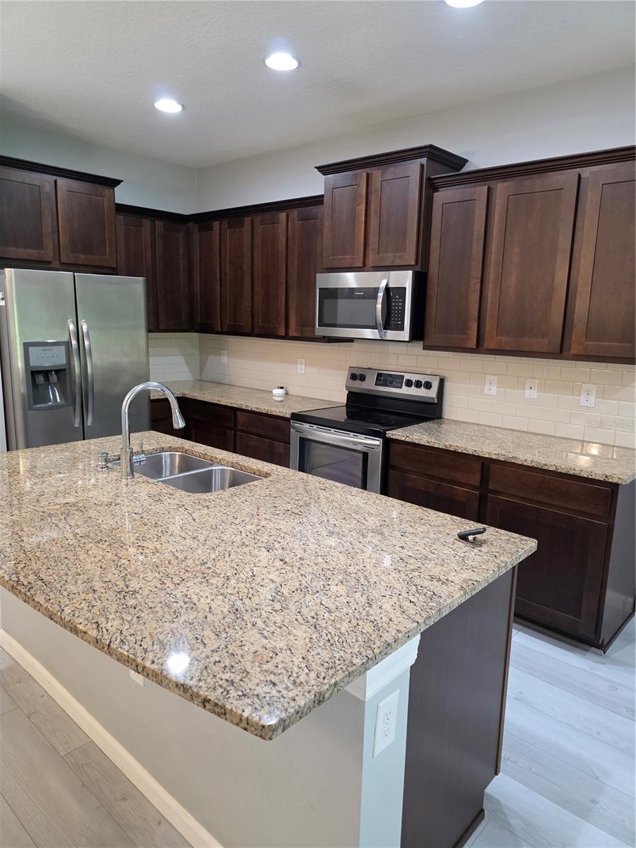 Image 32 of 40 For 2431 Midnight Pearl Drive