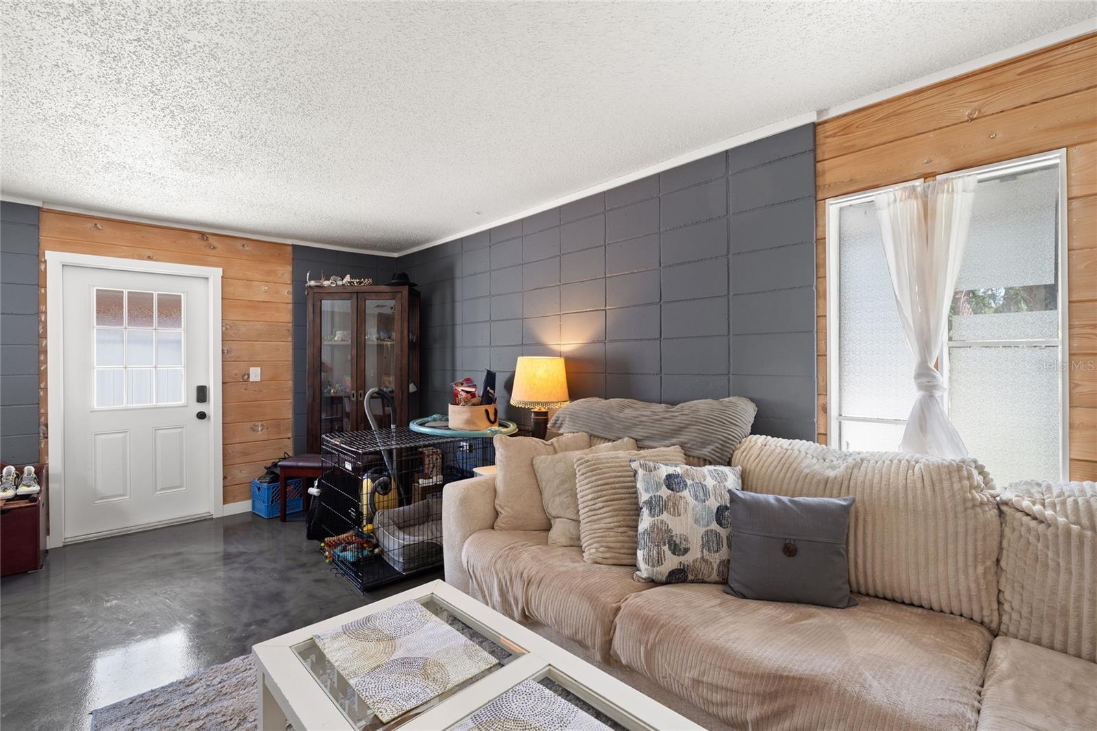 Image 19 of 38 For 1970 Debbie Street