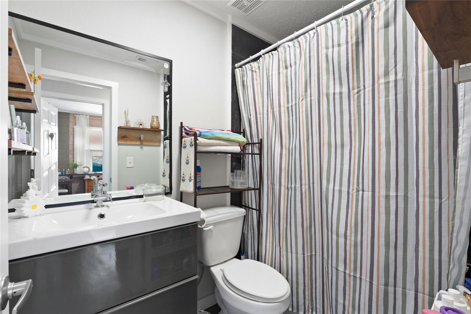 Image 24 of 38 For 1970 Debbie Street