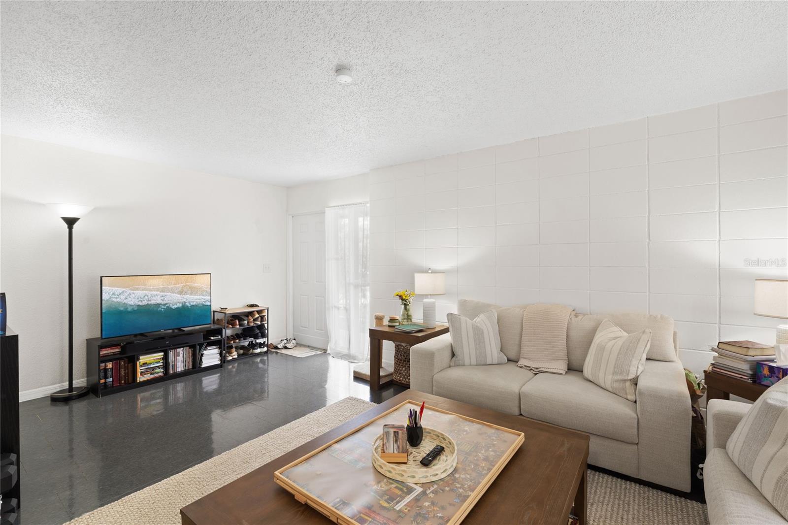 Image 6 of 38 For 1970 Debbie Street