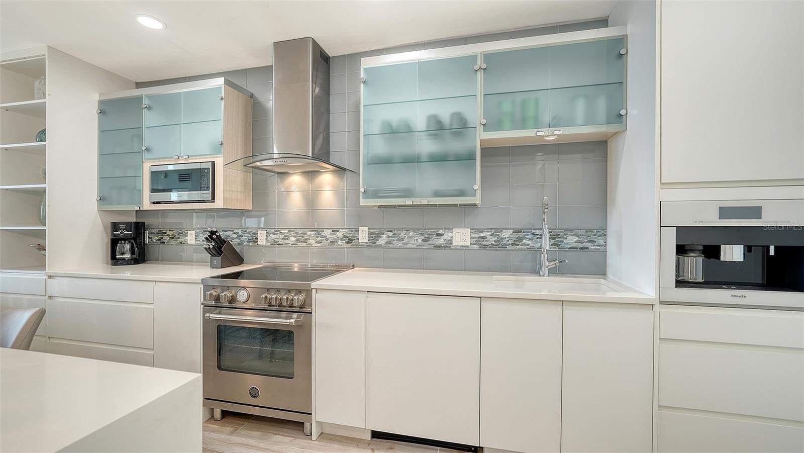 Image 16 of 67 For 1932 Harbourside Drive 244