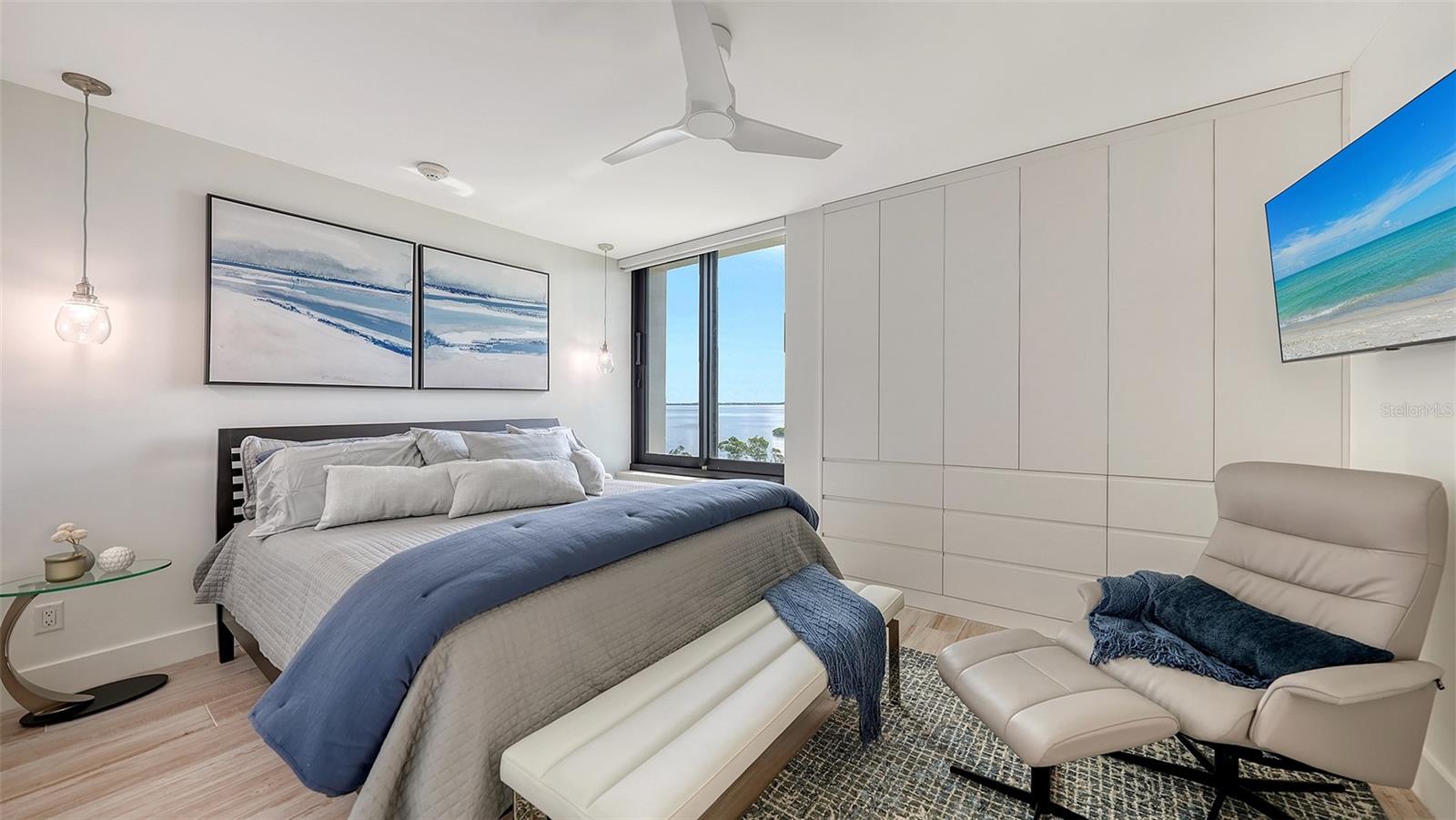 Image 18 of 67 For 1932 Harbourside Drive 244