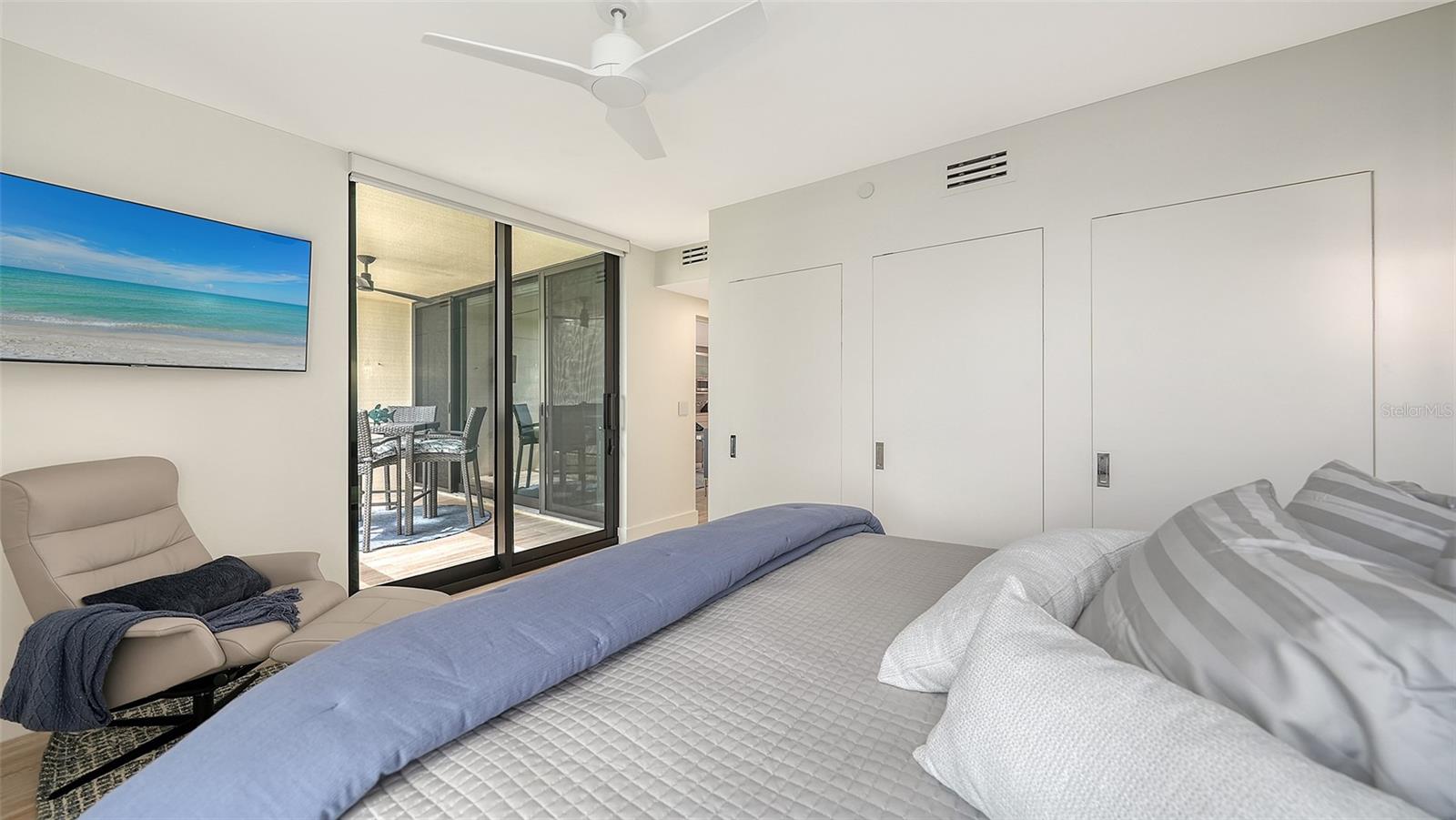 Image 19 of 67 For 1932 Harbourside Drive 244