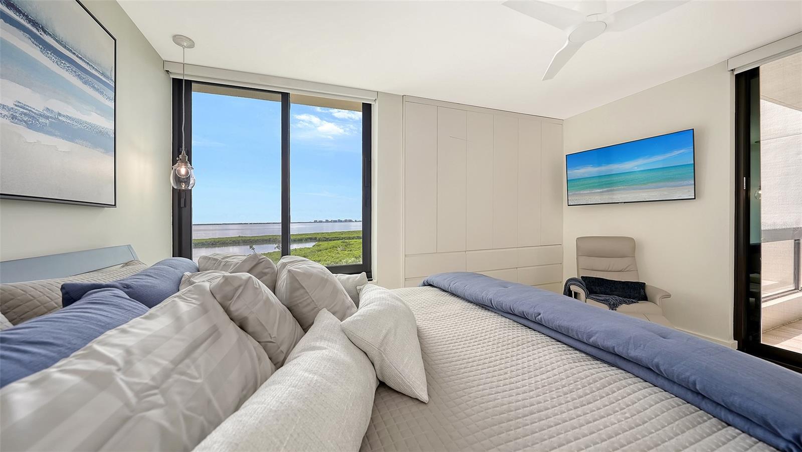 Image 20 of 67 For 1932 Harbourside Drive 244