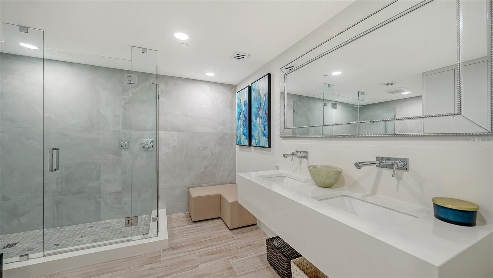 Image 22 of 67 For 1932 Harbourside Drive 244