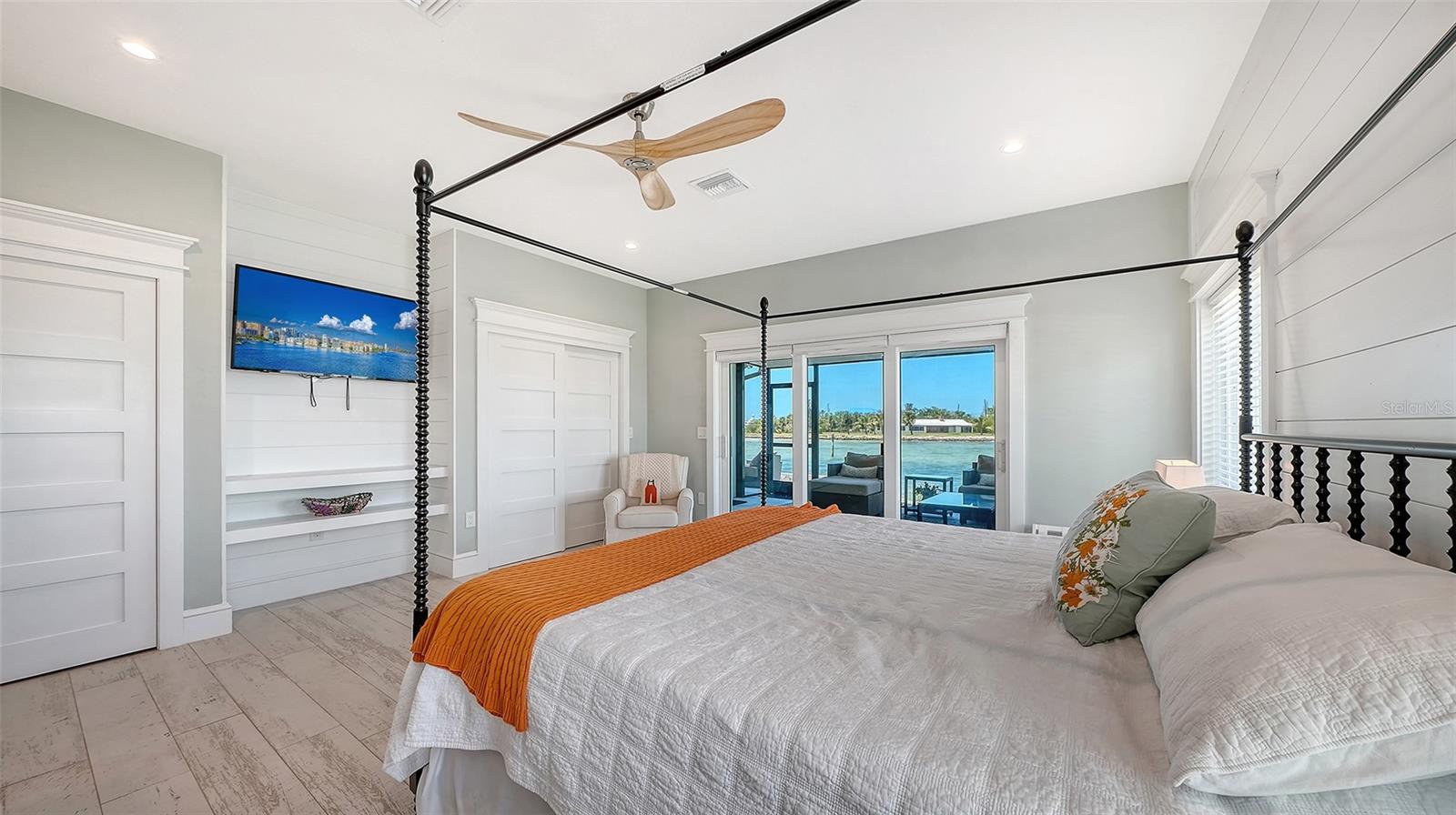 Image 29 of 80 For 723 Key Royale Drive