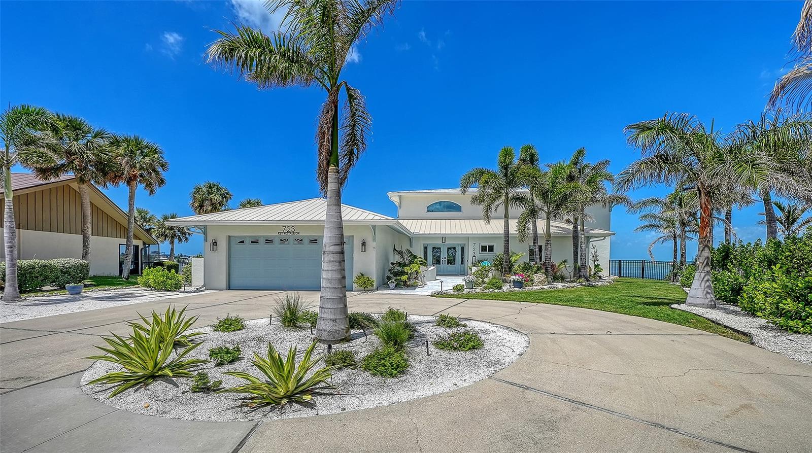 Image 3 of 80 For 723 Key Royale Drive