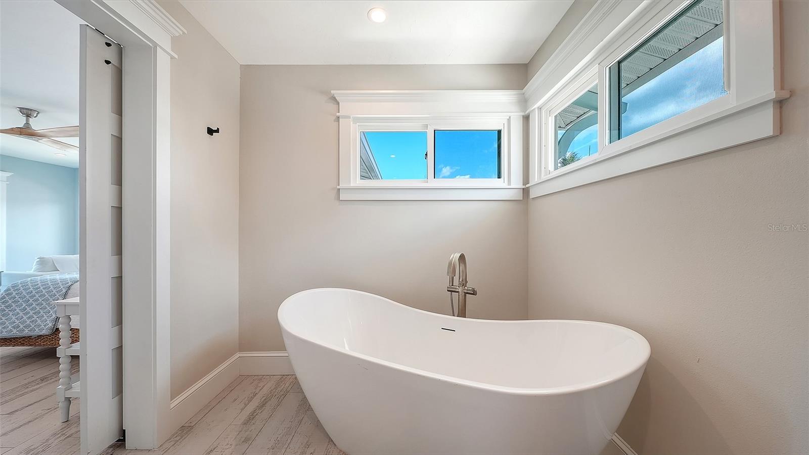 Image 40 of 80 For 723 Key Royale Drive