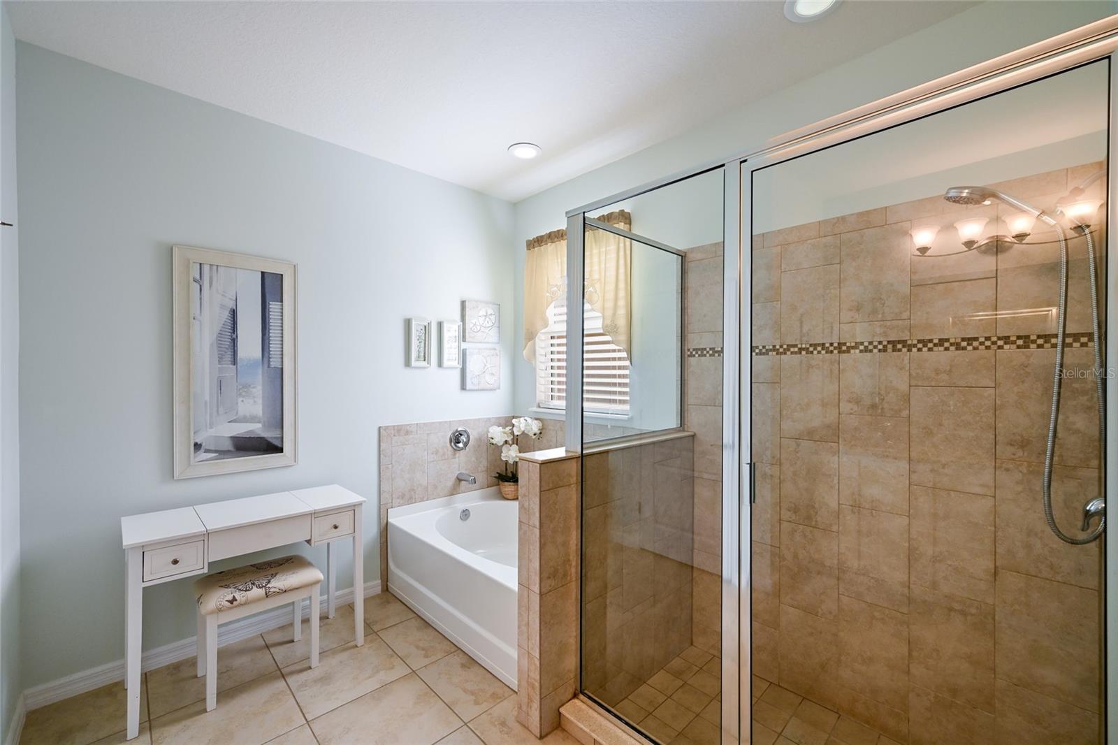 Image 18 of 50 For 2937 Esmeralda Drive