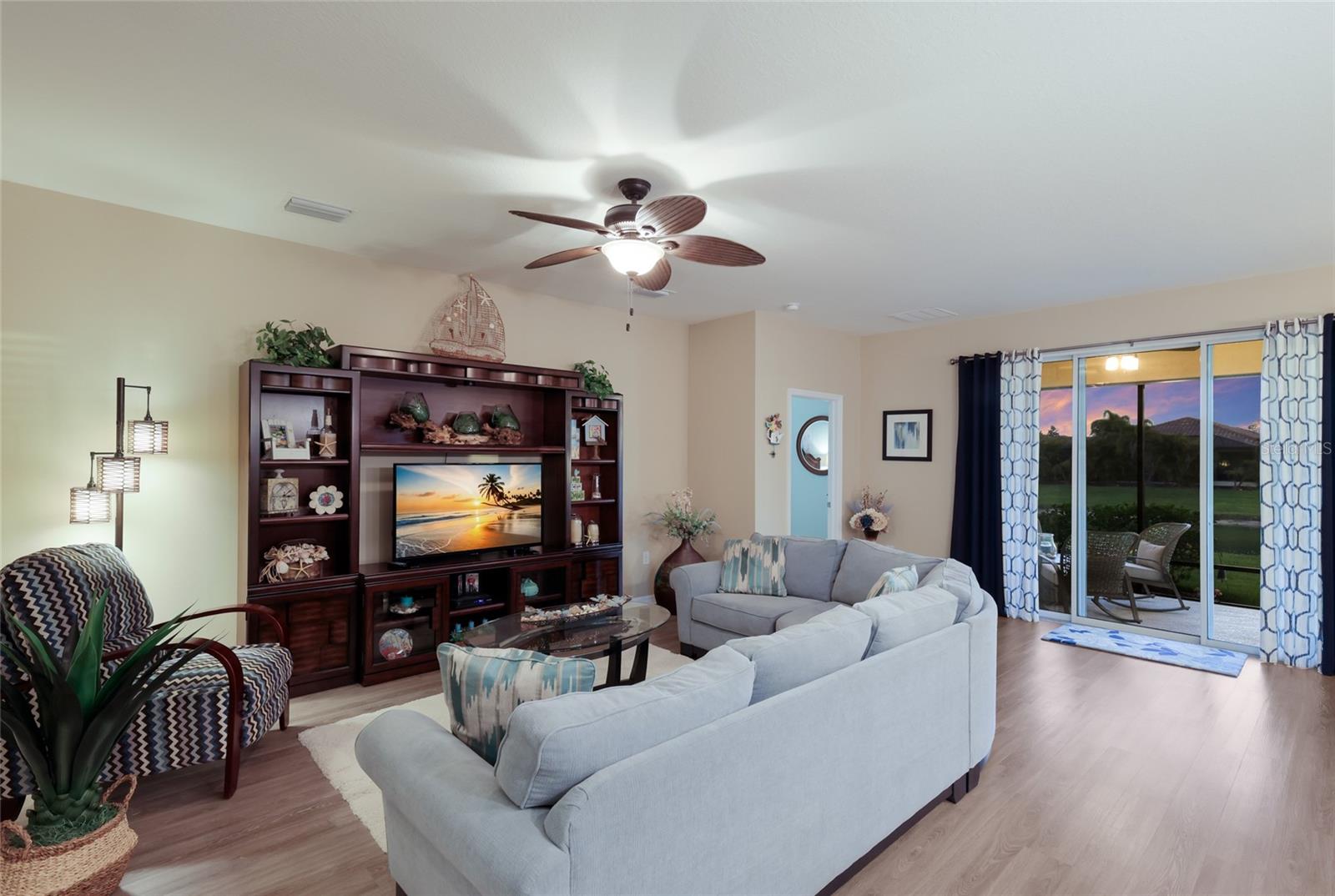 Image 26 of 50 For 2937 Esmeralda Drive