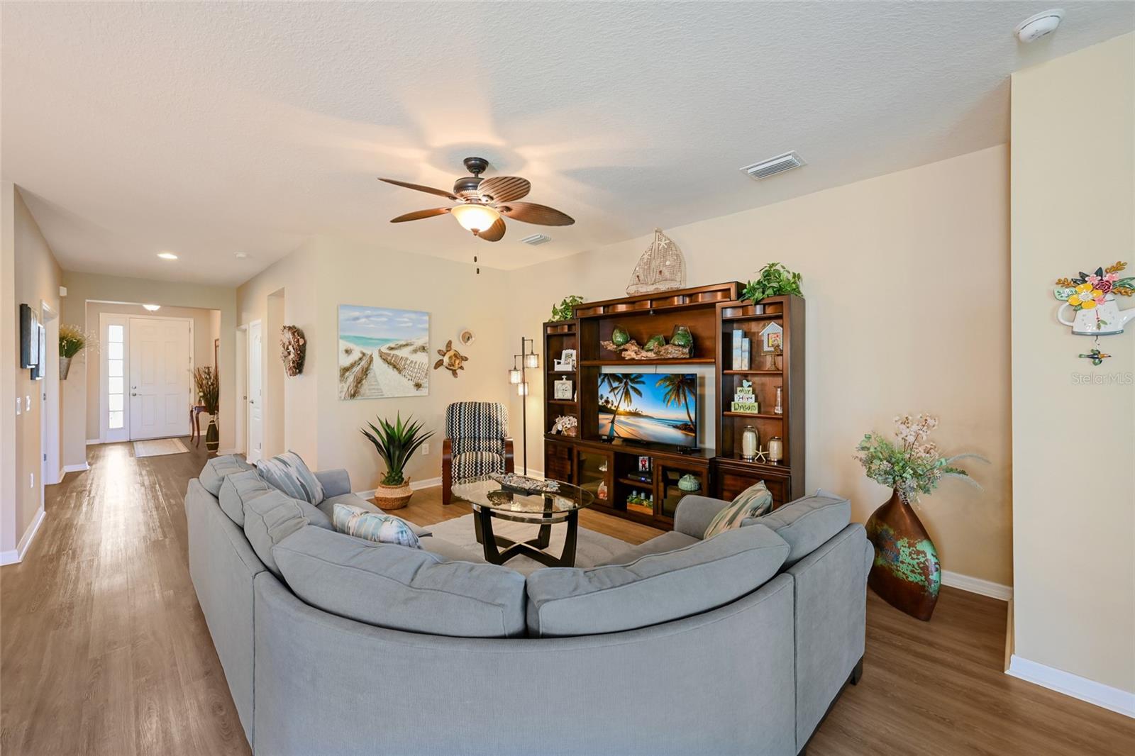 Image 5 of 50 For 2937 Esmeralda Drive