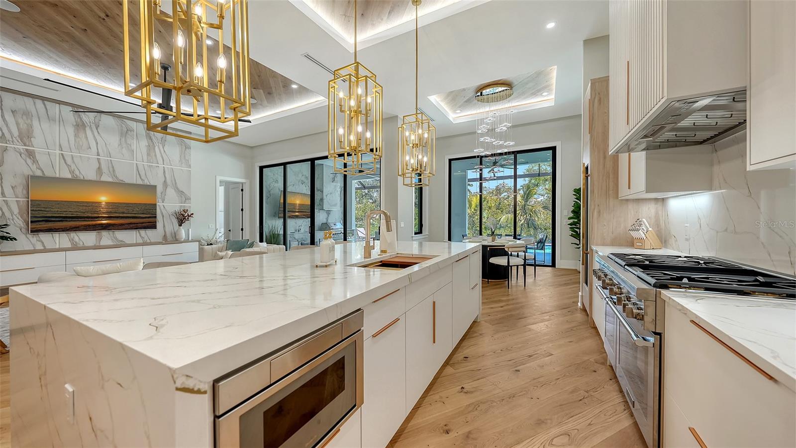 Image 11 of 45 For 413 Island Circle