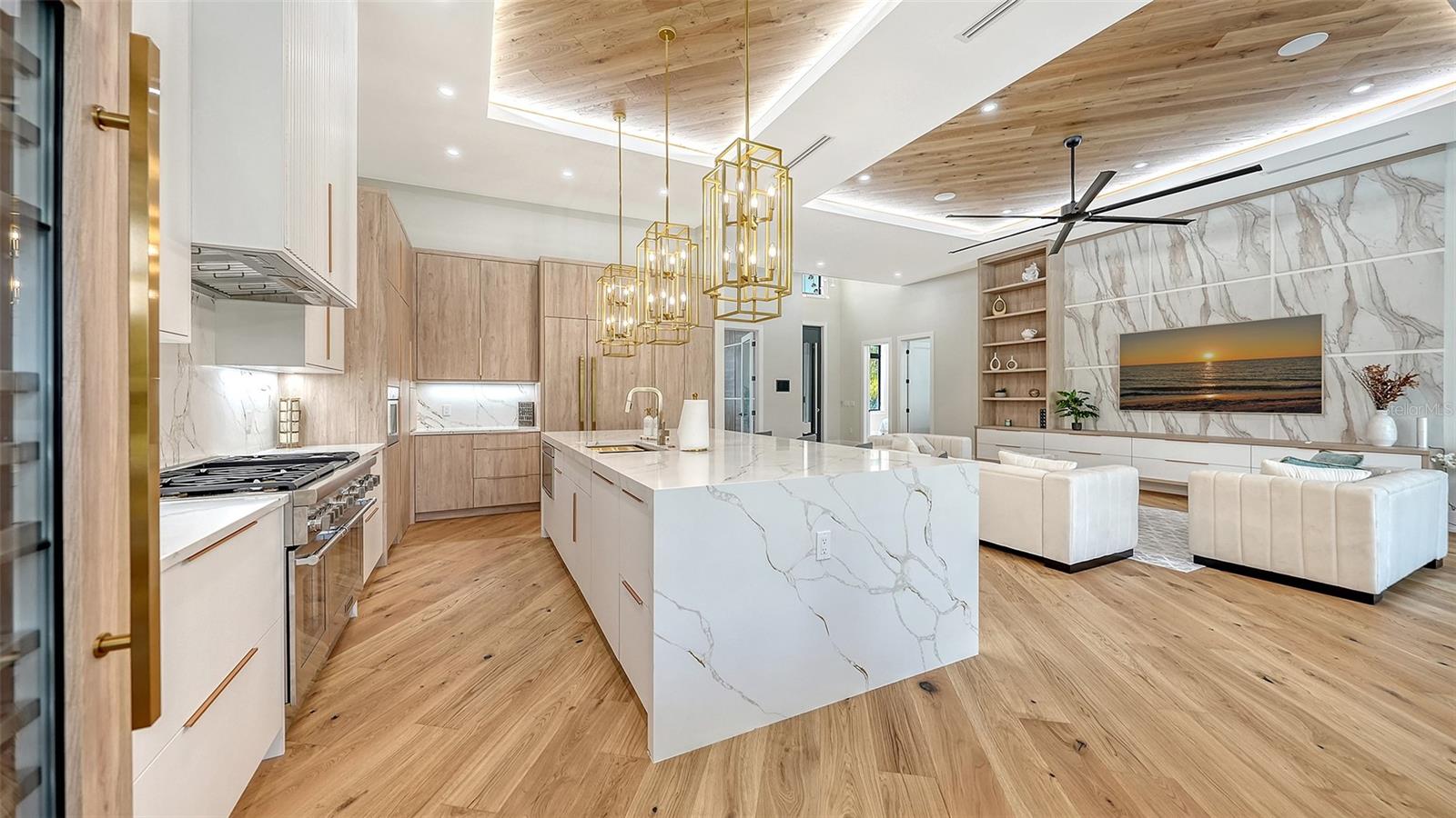 Image 12 of 45 For 413 Island Circle