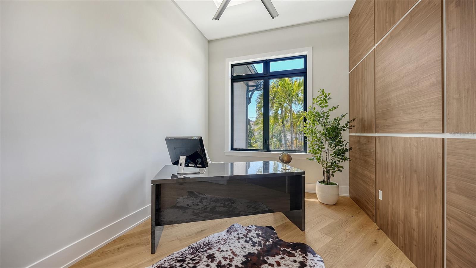 Image 13 of 45 For 413 Island Circle