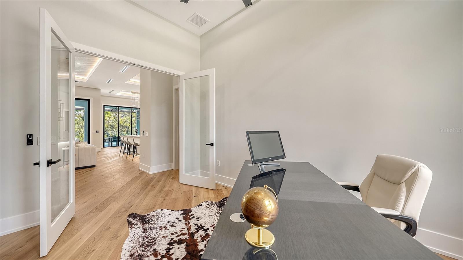 Image 15 of 45 For 413 Island Circle