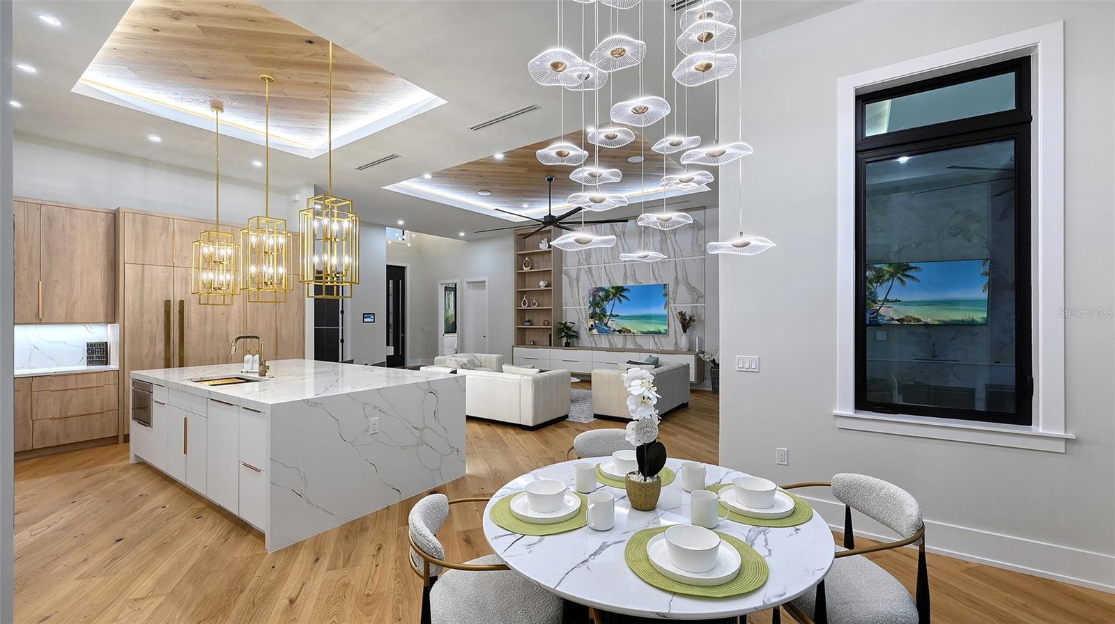 Image 16 of 45 For 413 Island Circle