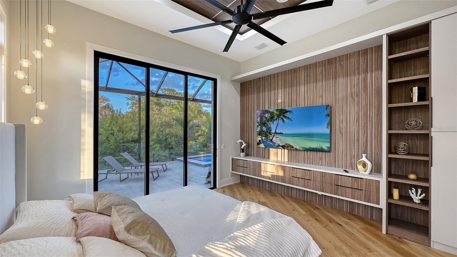 Image 18 of 45 For 413 Island Circle