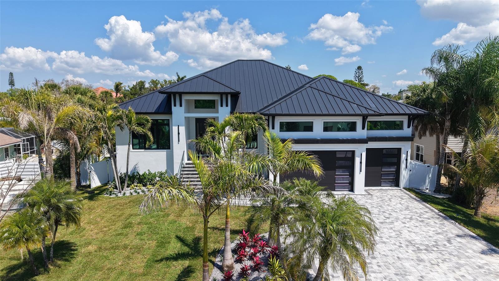 Image 2 of 45 For 413 Island Circle