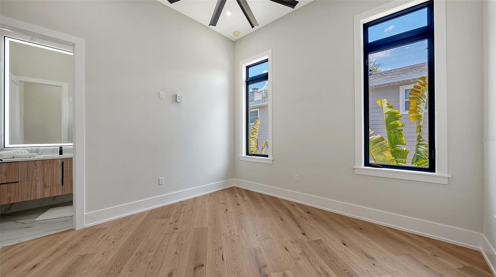 Image 25 of 45 For 413 Island Circle