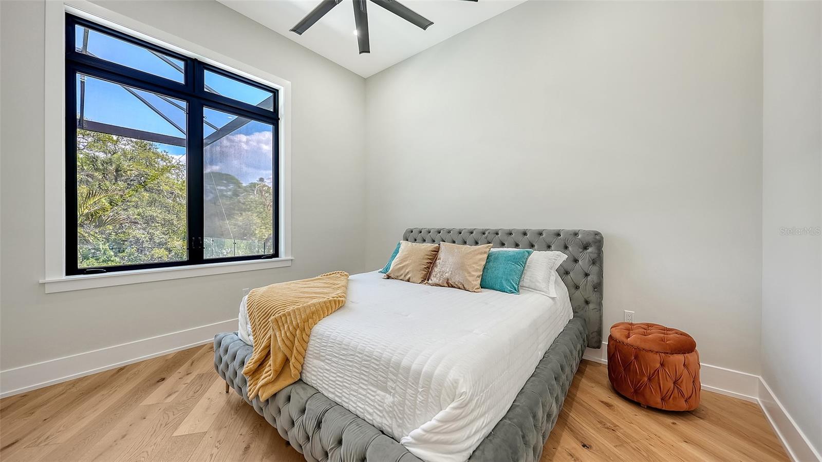 Image 27 of 45 For 413 Island Circle