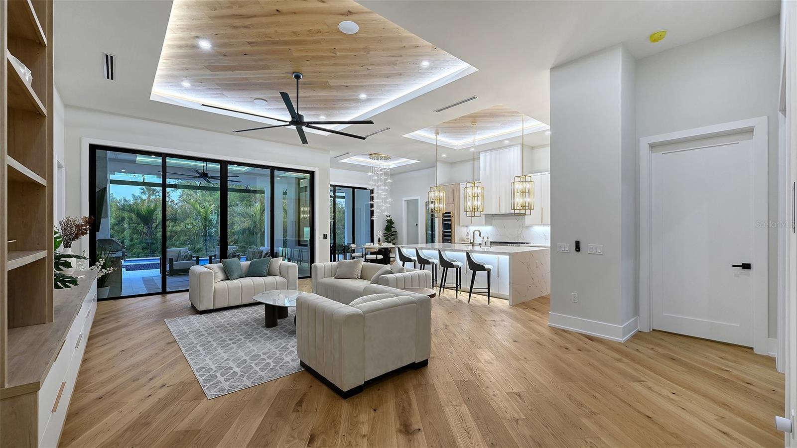 Image 6 of 45 For 413 Island Circle