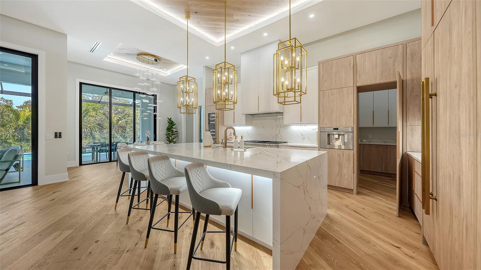 Image 8 of 45 For 413 Island Circle