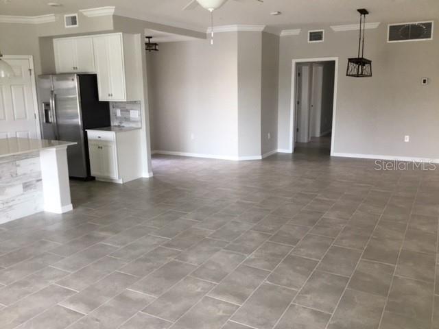 Image 6 of 19 For 12047 Hawthorn Lake Drive 4012