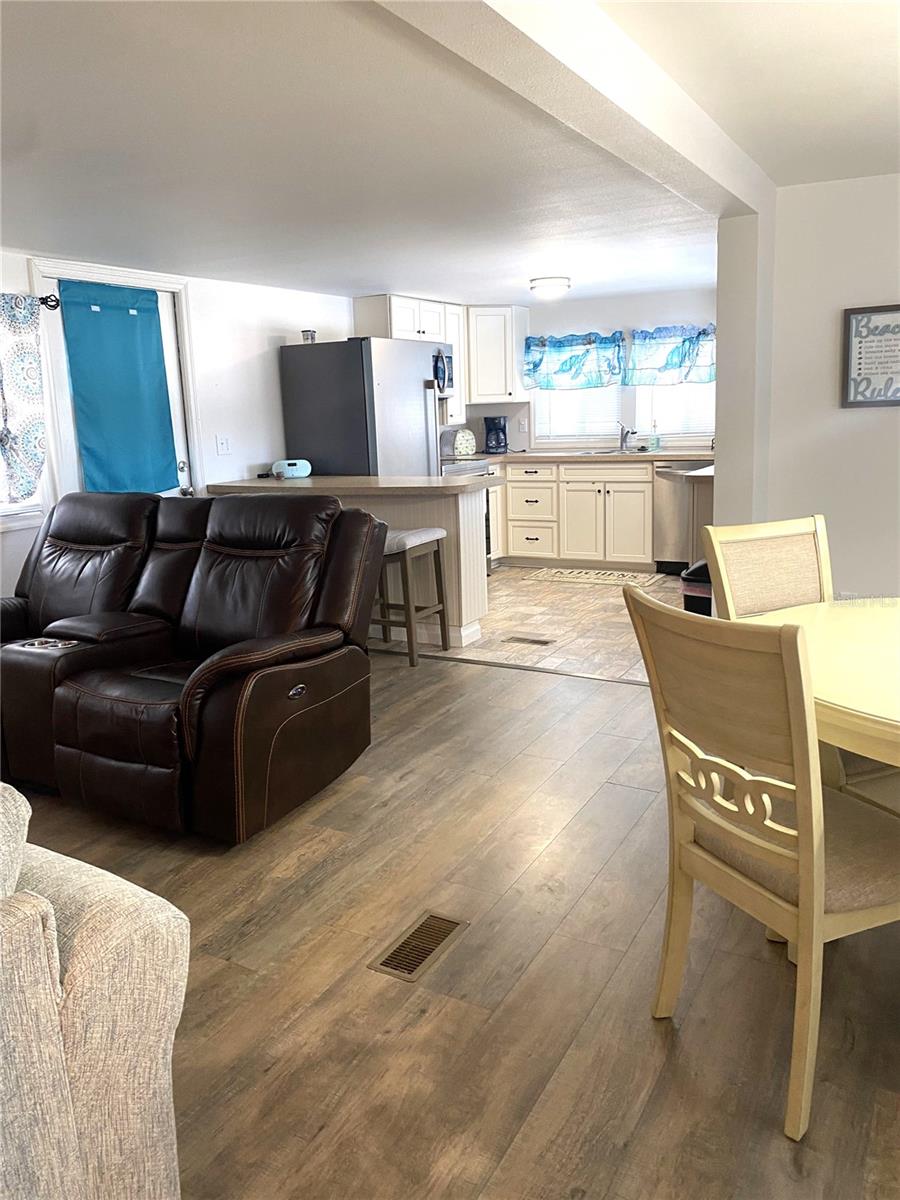 Image 13 of 40 For 6517 Arizona Street