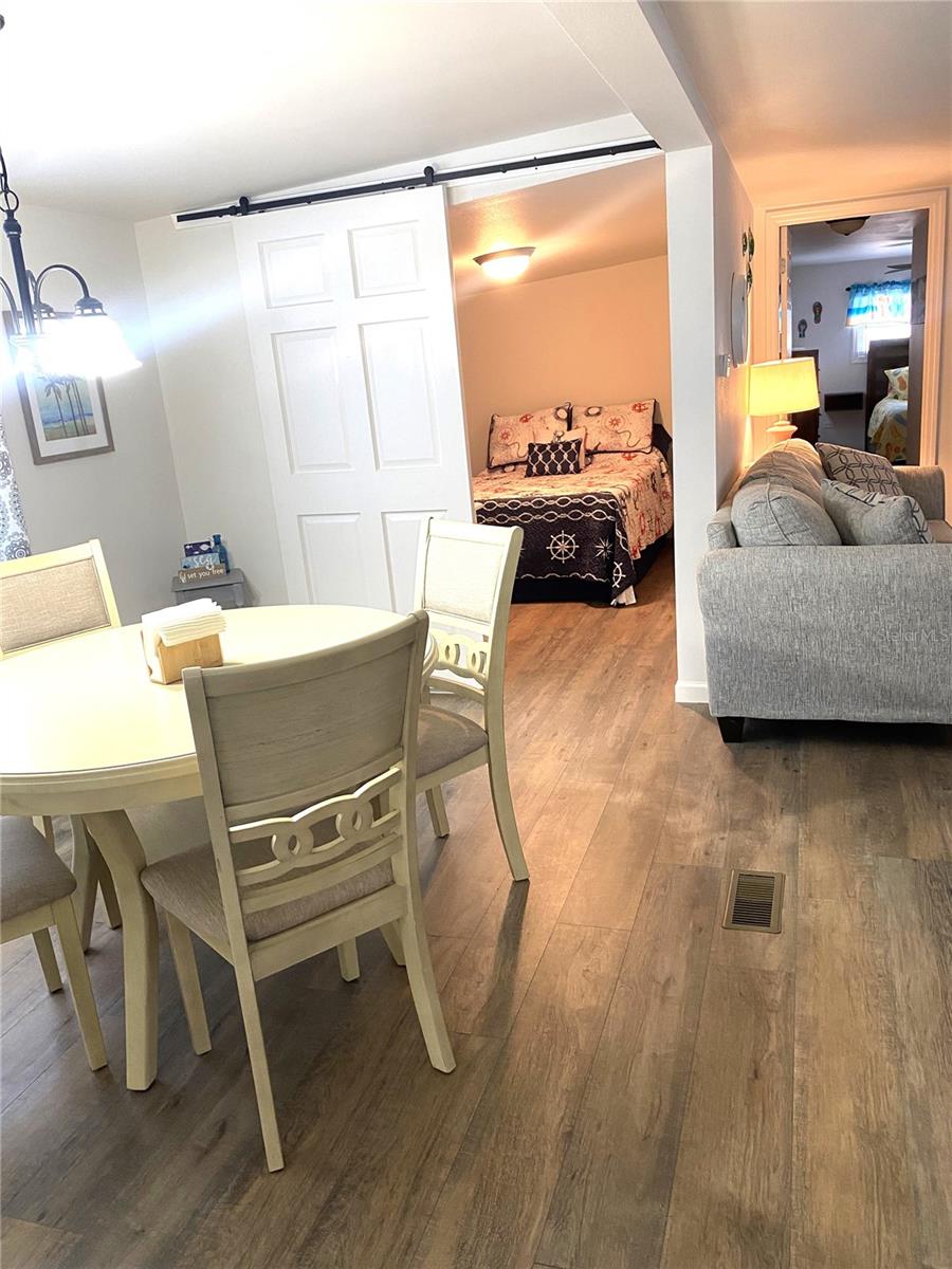 Image 14 of 40 For 6517 Arizona Street