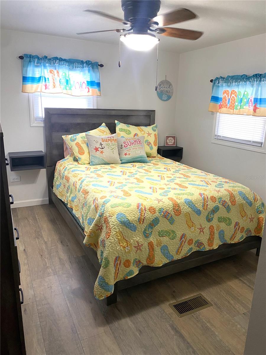 Image 16 of 40 For 6517 Arizona Street