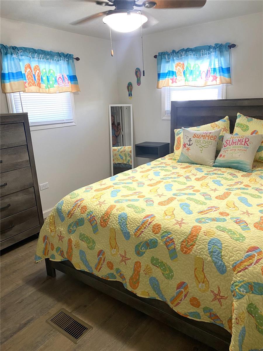 Image 17 of 40 For 6517 Arizona Street