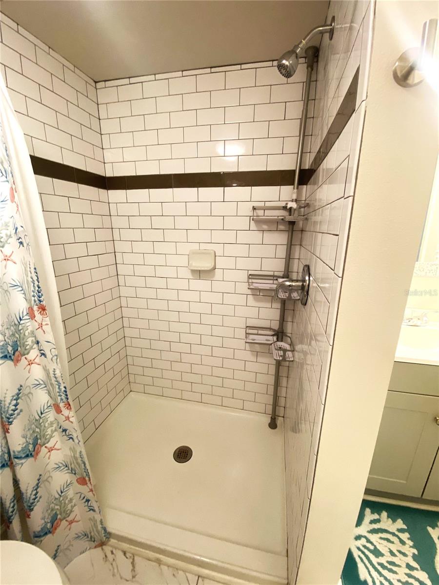 Image 19 of 40 For 6517 Arizona Street