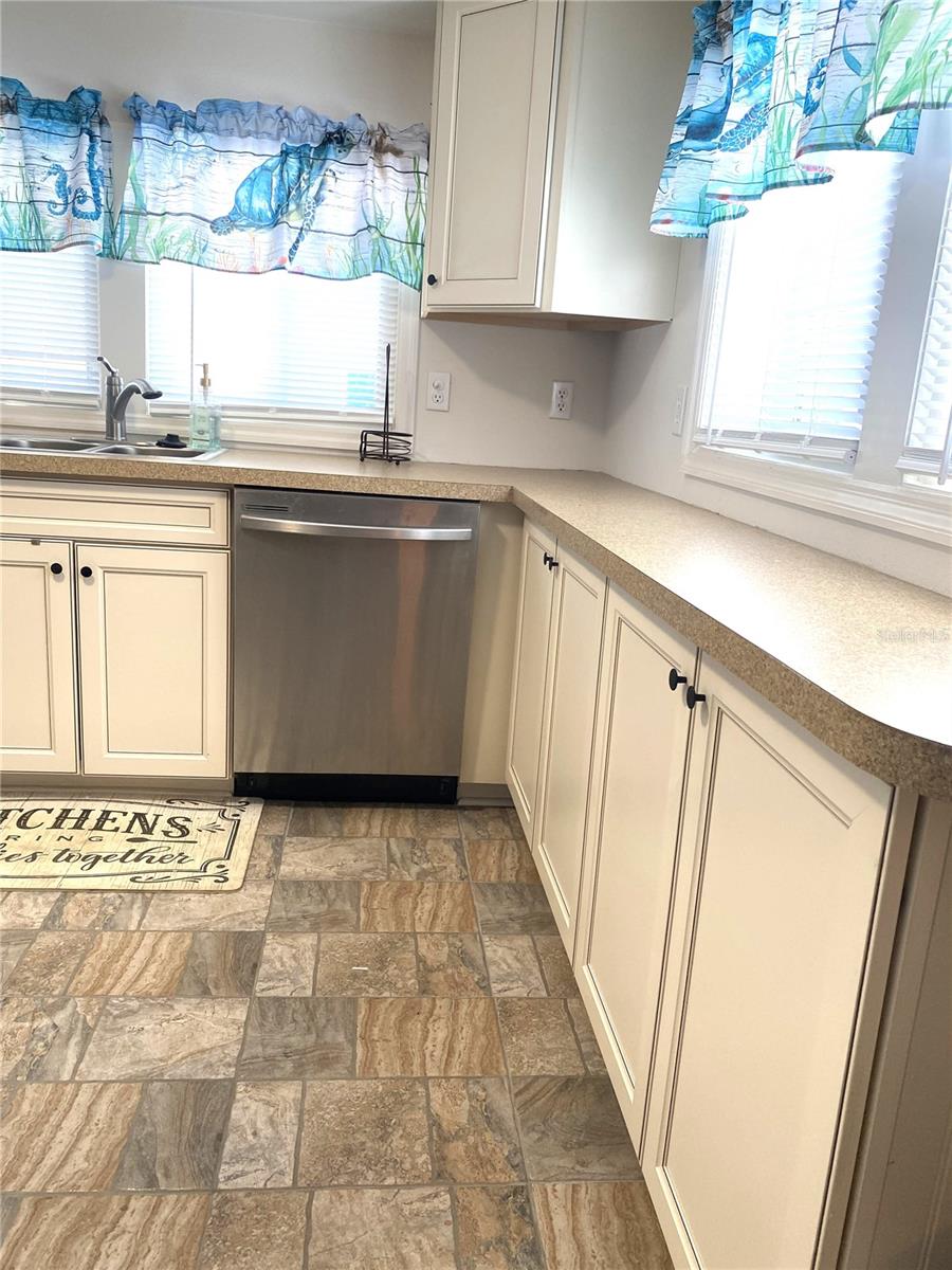 Image 4 of 40 For 6517 Arizona Street