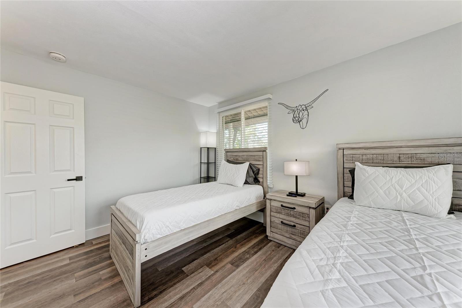 Image 13 of 17 For 339 Suwanee Avenue